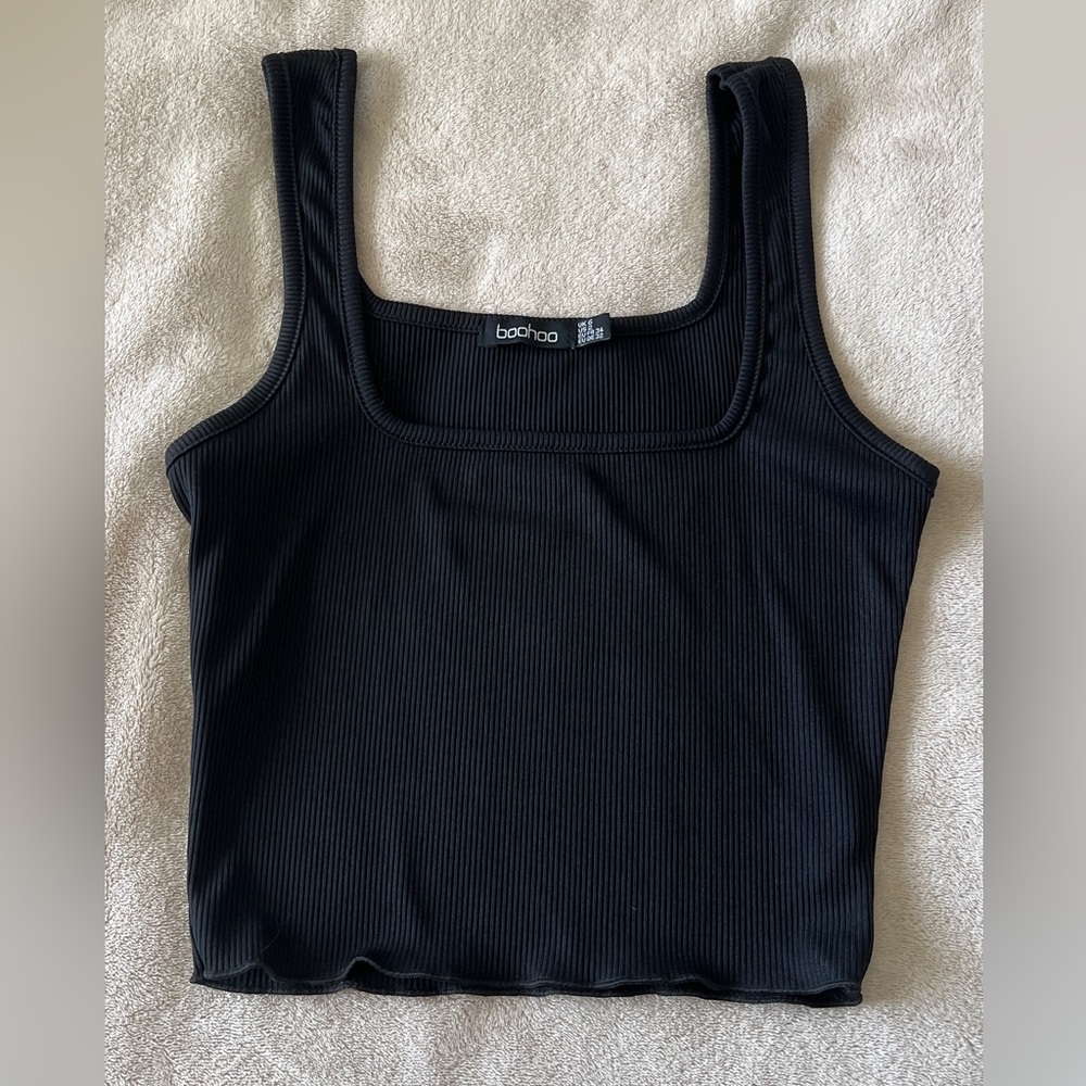 Boohoo black crop top. Size US 2